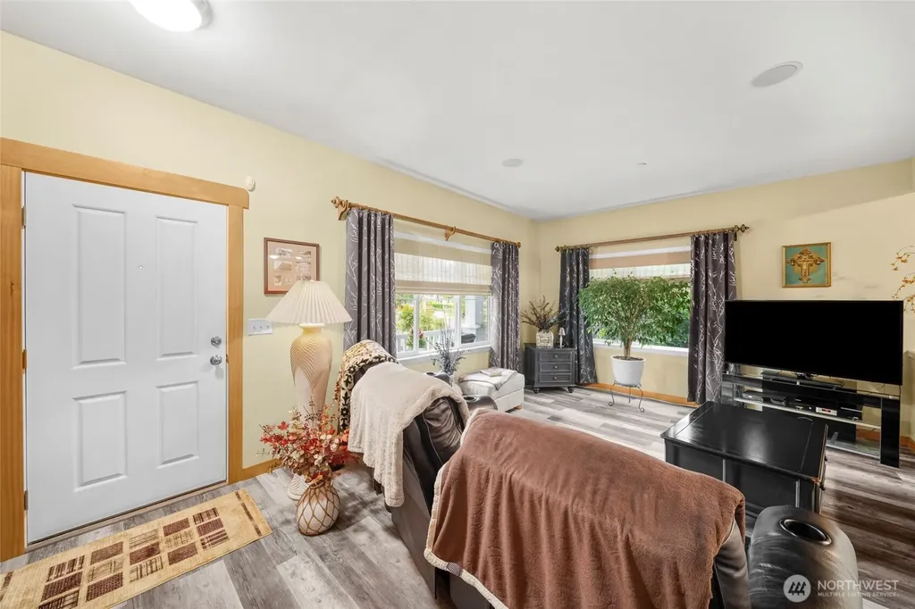 6033 Delaware Avenue SE Lacey WA 98513