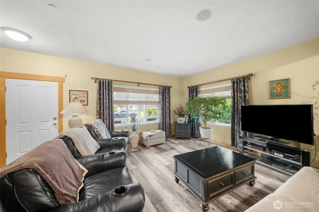 6033 Delaware Avenue SE Lacey WA 98513