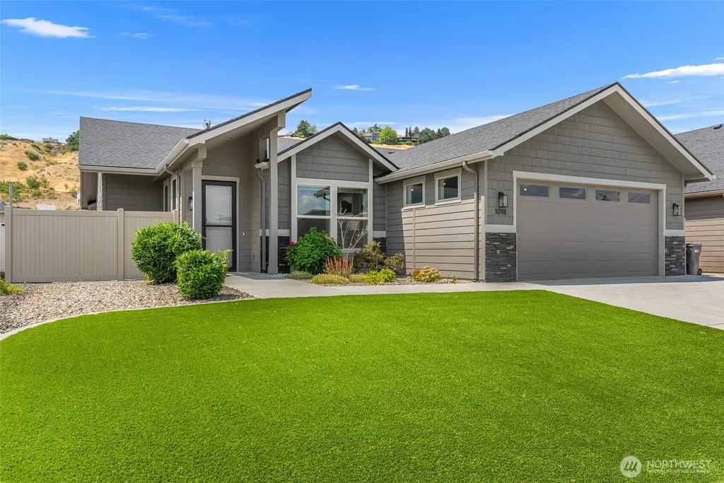 1018 Racine Springs Drive Wenatchee WA 98801