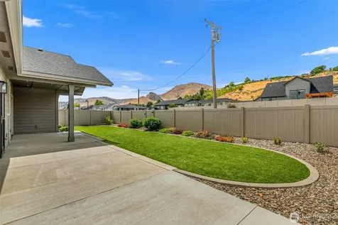 1018 Racine Springs Drive Wenatchee WA 98801