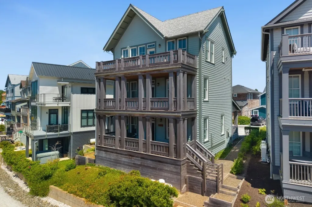 32 Ocean Tide Lane Pacific Beach WA 98571