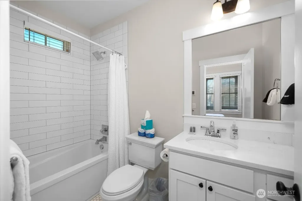 32 Ocean Tide Lane Pacific Beach WA 98571