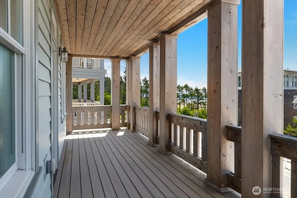 32 Ocean Tide Lane Pacific Beach WA 98571