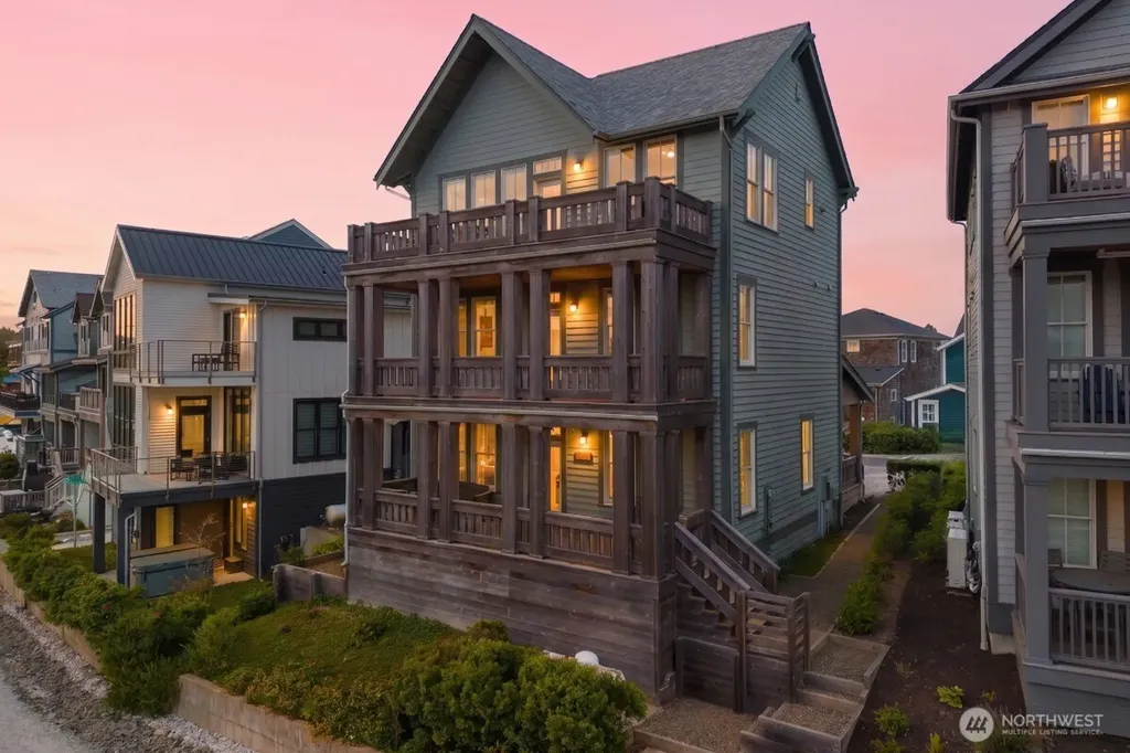 32 Ocean Tide Lane Pacific Beach WA 98571
