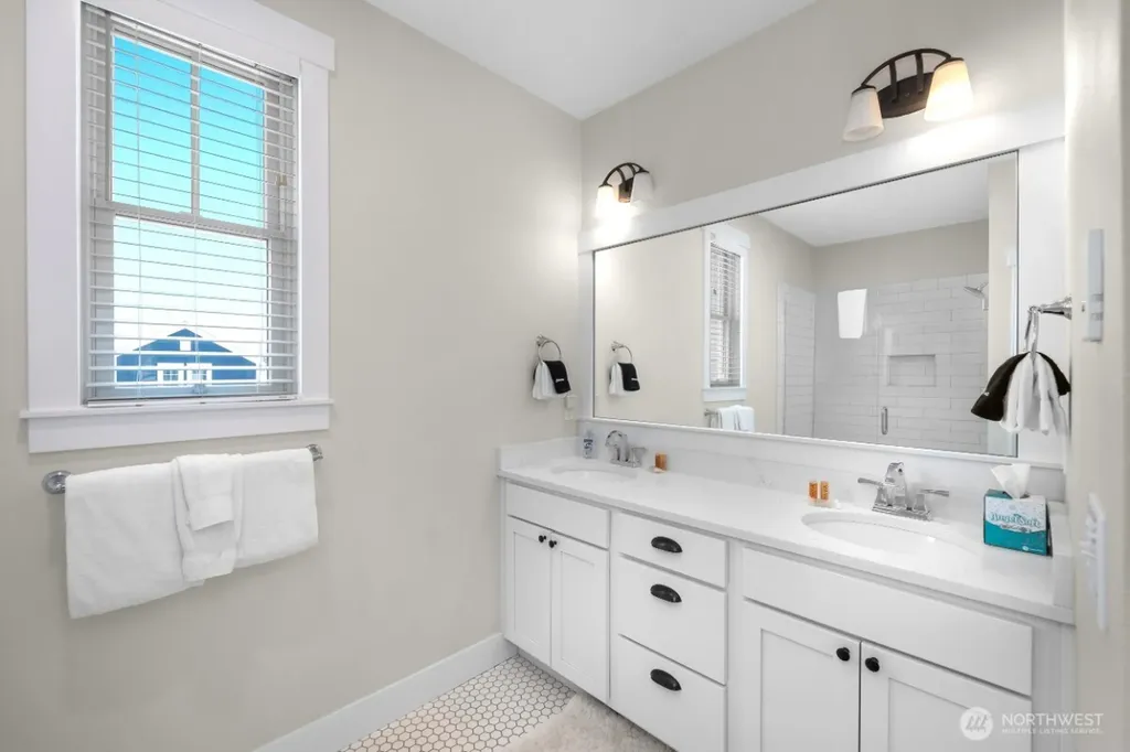 32 Ocean Tide Lane Pacific Beach WA 98571