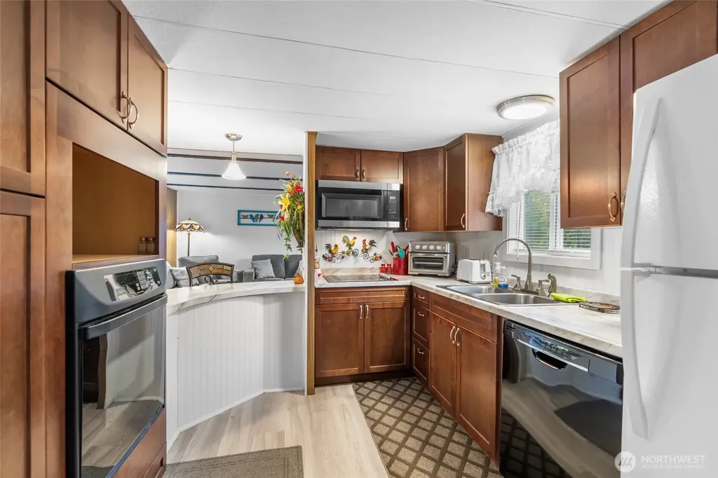 590 Ocean View Drive Oak Harbor WA 98277