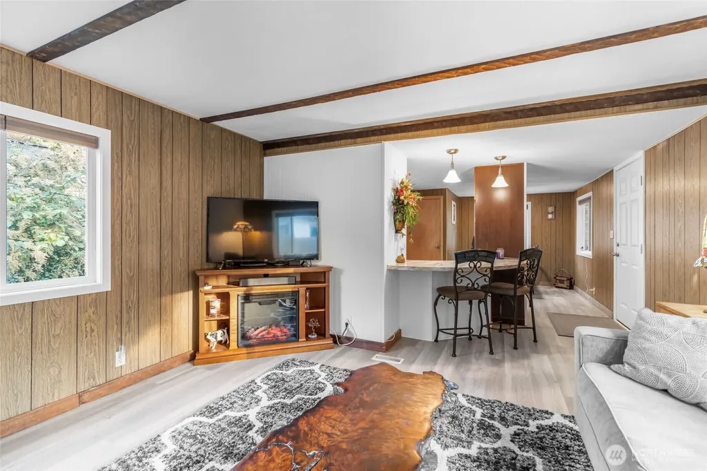 590 Ocean View Drive Oak Harbor WA 98277