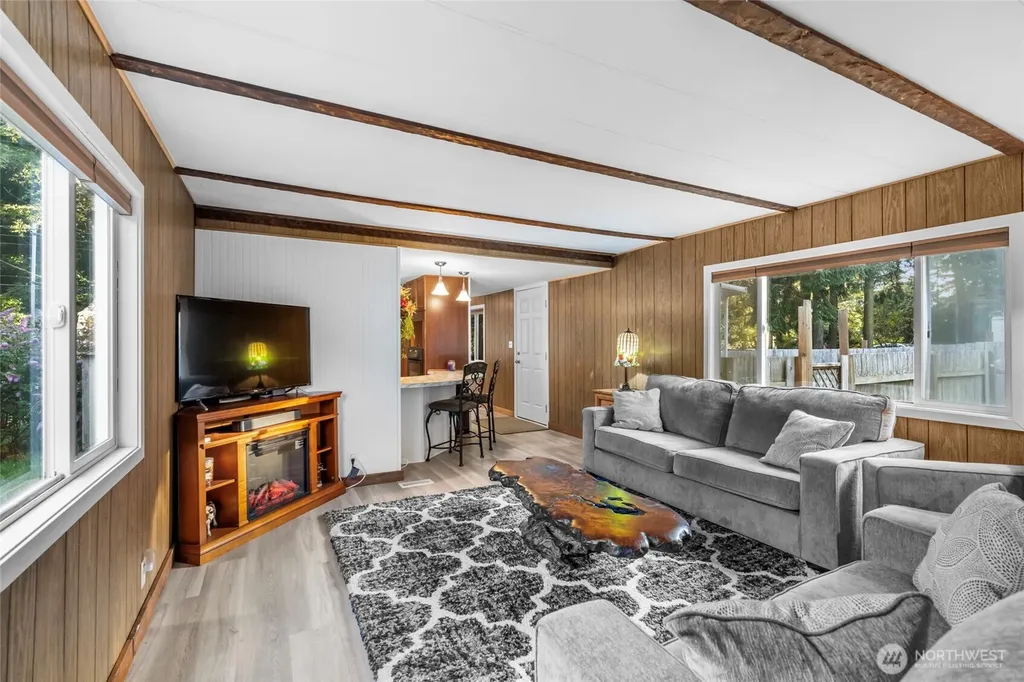 590 Ocean View Drive Oak Harbor WA 98277