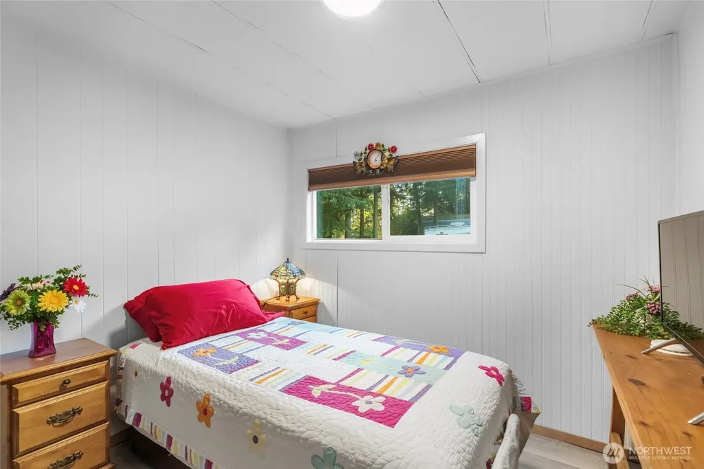 590 Ocean View Drive Oak Harbor WA 98277