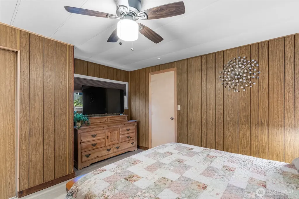 590 Ocean View Drive Oak Harbor WA 98277