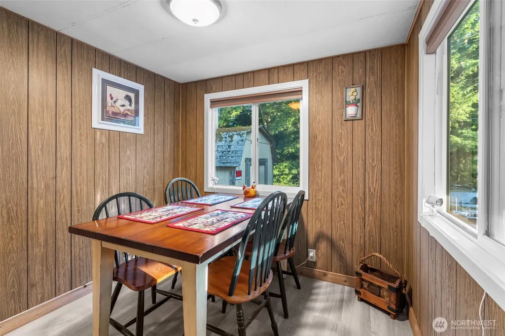 590 Ocean View Drive Oak Harbor WA 98277