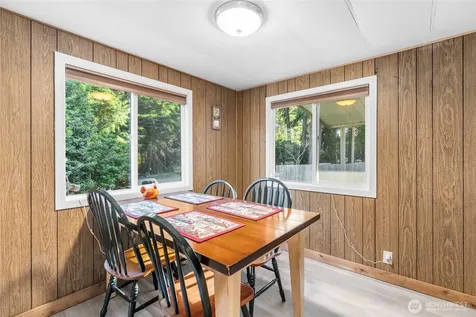 590 Ocean View Drive Oak Harbor WA 98277
