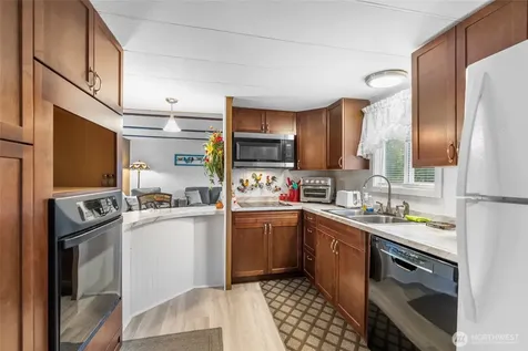 590 Ocean View Drive Oak Harbor WA 98277
