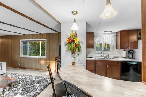 590 Ocean View Drive Oak Harbor WA 98277