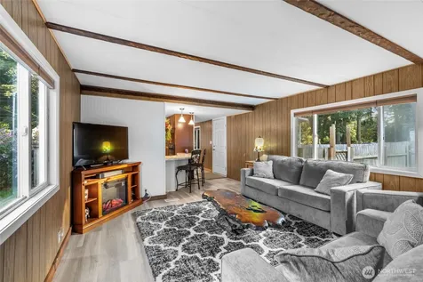 590 Ocean View Drive Oak Harbor WA 98277