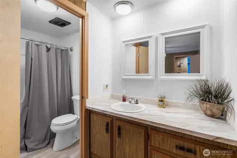 590 Ocean View Drive Oak Harbor WA 98277