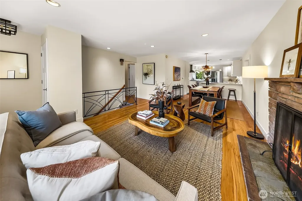 4861 24th Avenue S Seattle WA 98108