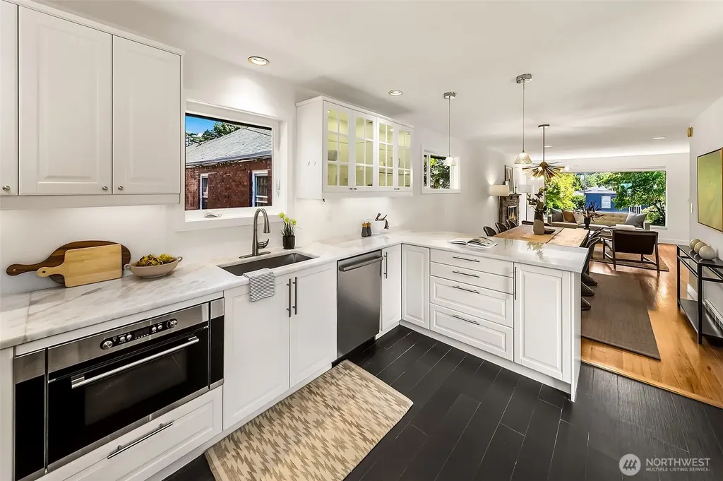 4861 24th Avenue S Seattle WA 98108