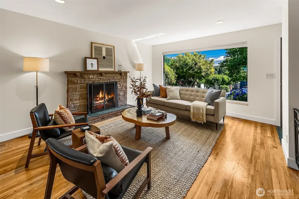 4861 24th Avenue S Seattle WA 98108