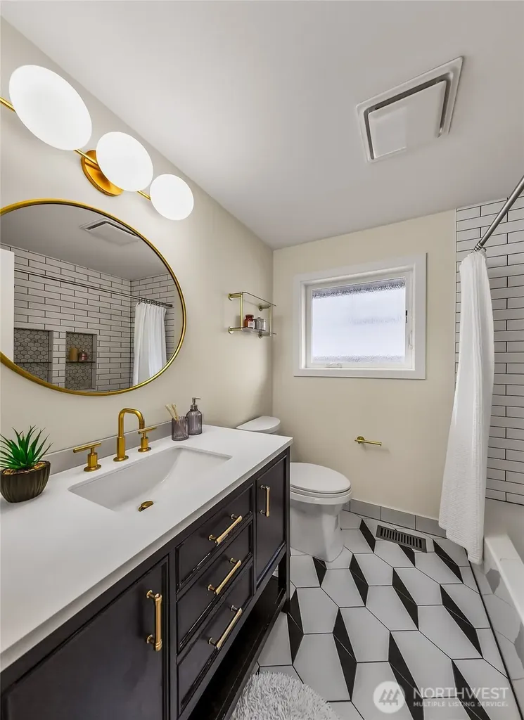 4861 24th Avenue S Seattle WA 98108