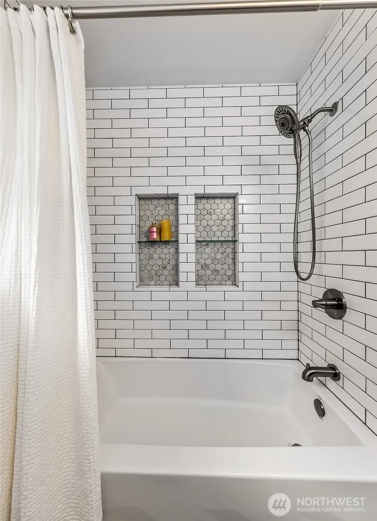 4861 24th Avenue S Seattle WA 98108