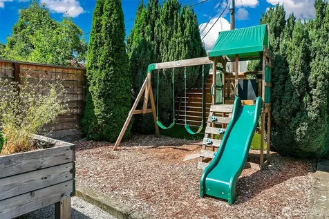 4861 24th Avenue S Seattle WA 98108