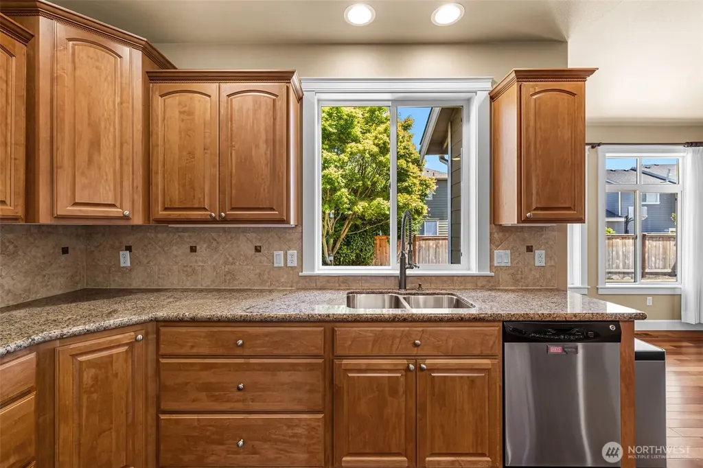 1213 24th Street NW Puyallup WA 98371