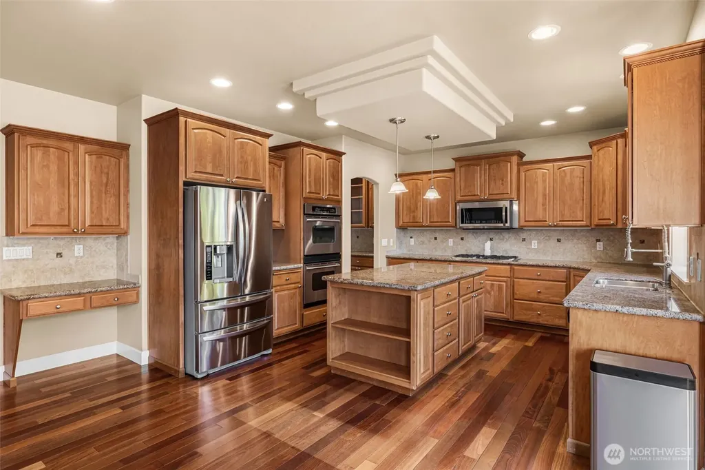 1213 24th Street NW Puyallup WA 98371