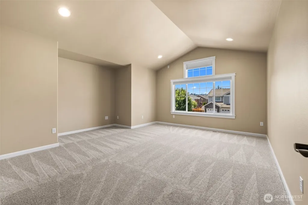 1213 24th Street NW Puyallup WA 98371