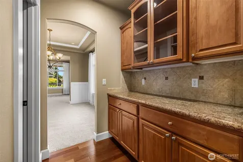 1213 24th Street NW Puyallup WA 98371