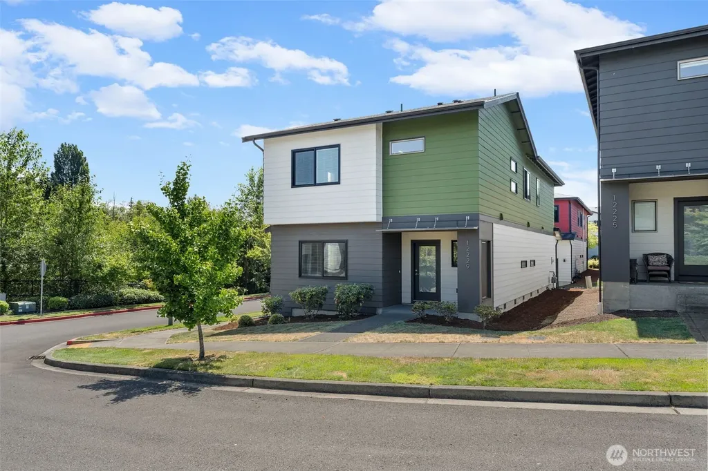 12229 SE 251st Place Kent WA 98030