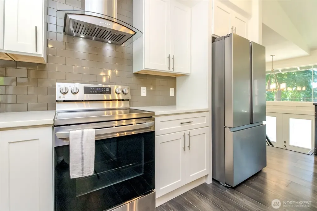 6109 50 St Court W University Place WA 98467