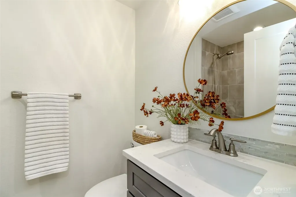 6109 50 St Court W University Place WA 98467