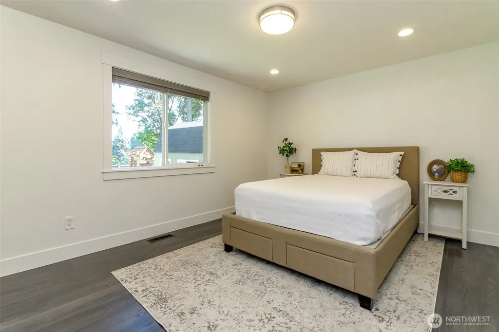 6109 50 St Court W University Place WA 98467