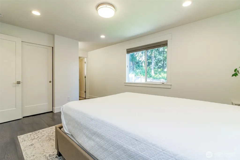 6109 50 St Court W University Place WA 98467