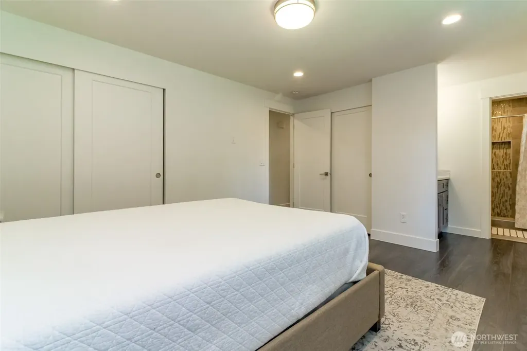 6109 50 St Court W University Place WA 98467