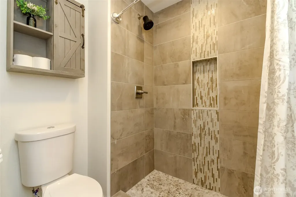 6109 50 St Court W University Place WA 98467