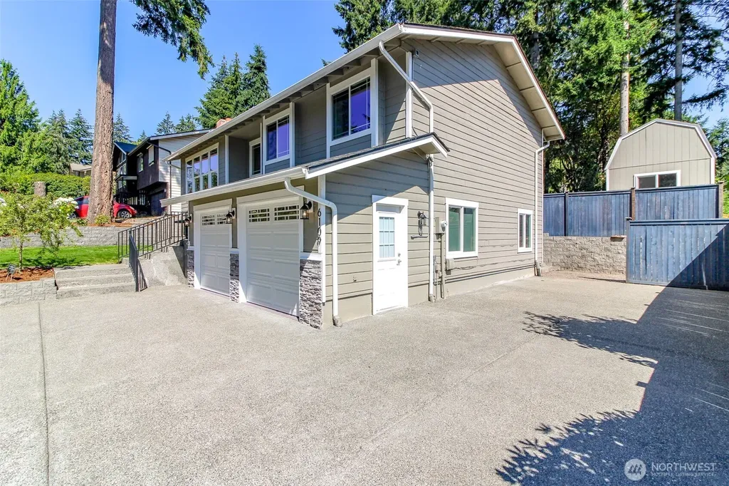 6109 50 St Court W University Place WA 98467