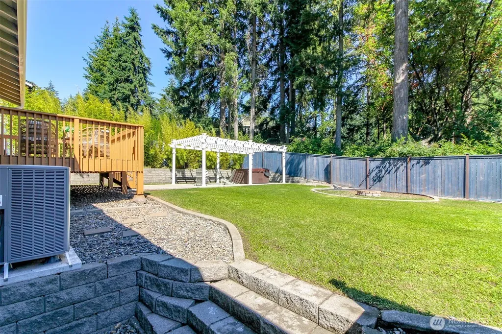 6109 50 St Court W University Place WA 98467