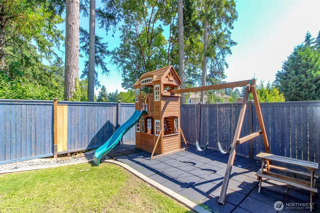 6109 50 St Court W University Place WA 98467