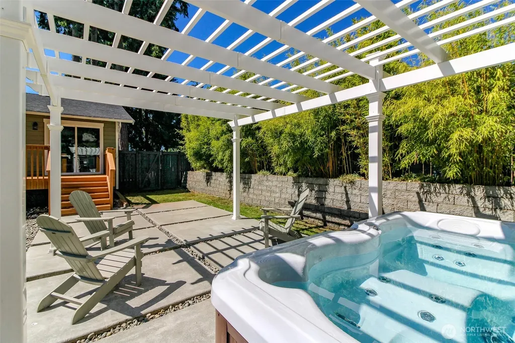 6109 50 St Court W University Place WA 98467