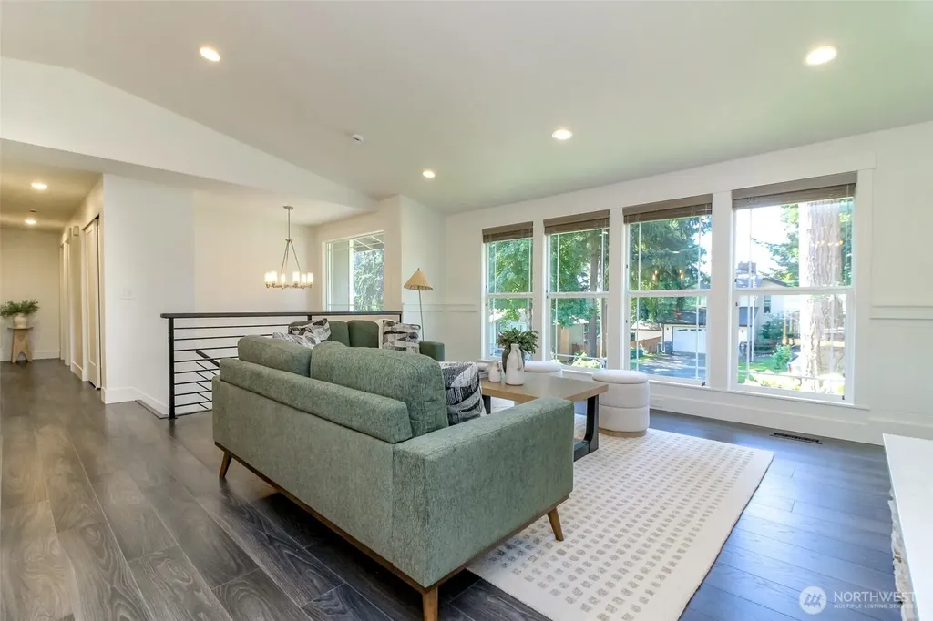 6109 50 St Court W University Place WA 98467