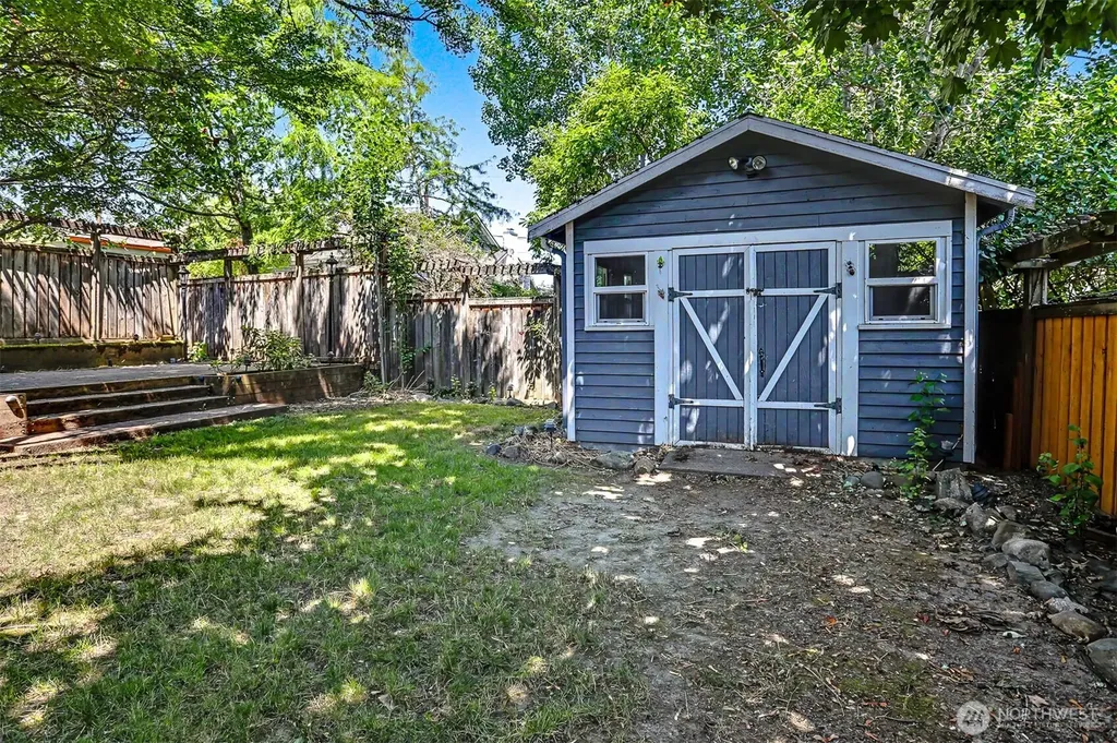 322 N 81st Street Seattle WA 98103