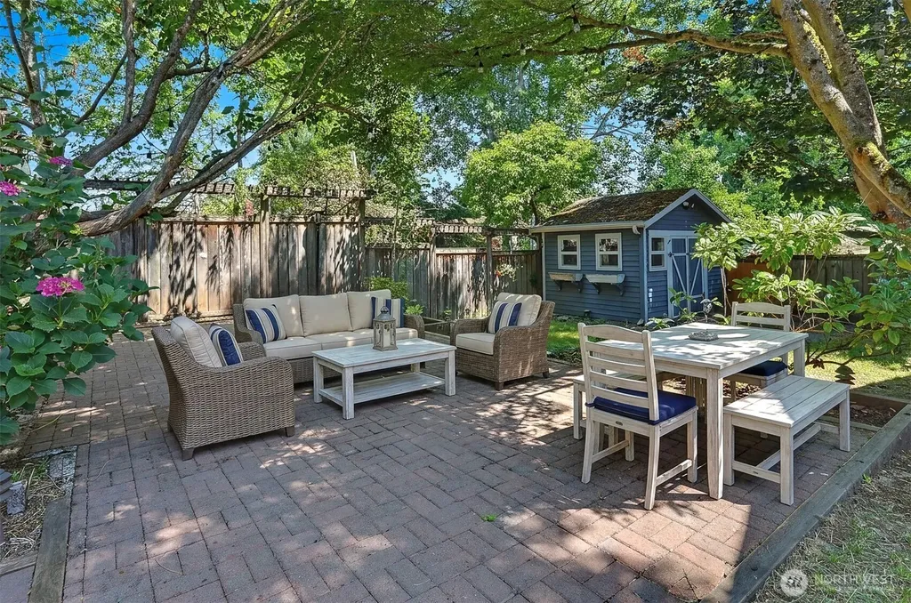 322 N 81st Street Seattle WA 98103