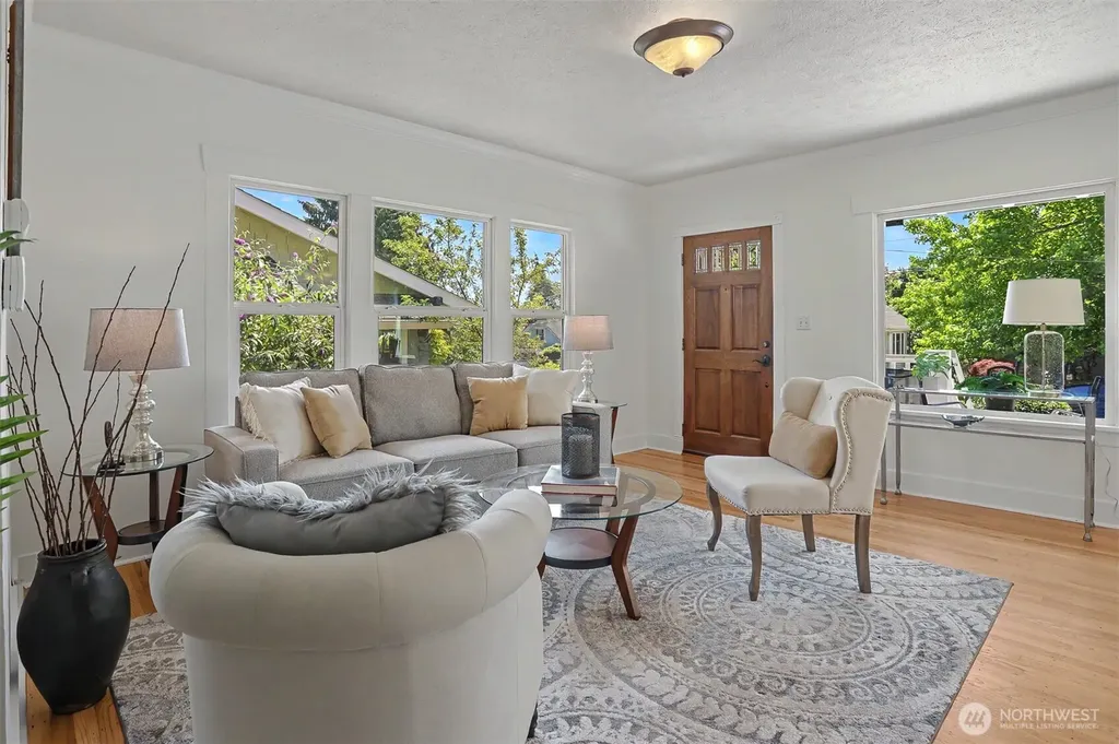 322 N 81st Street Seattle WA 98103