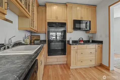 322 N 81st Street Seattle WA 98103