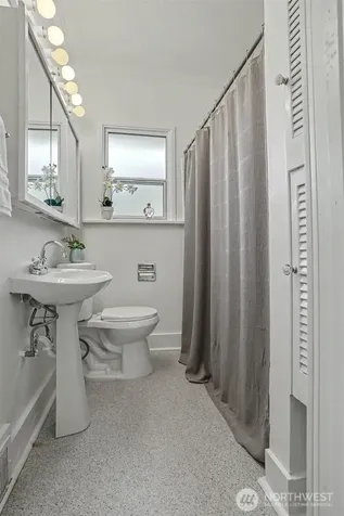 322 N 81st Street Seattle WA 98103