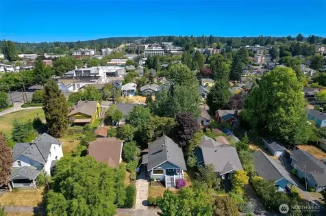 322 N 81st Street Seattle WA 98103