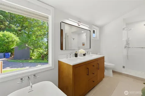 164 Madrona Drive NW Gig Harbor WA 98335
