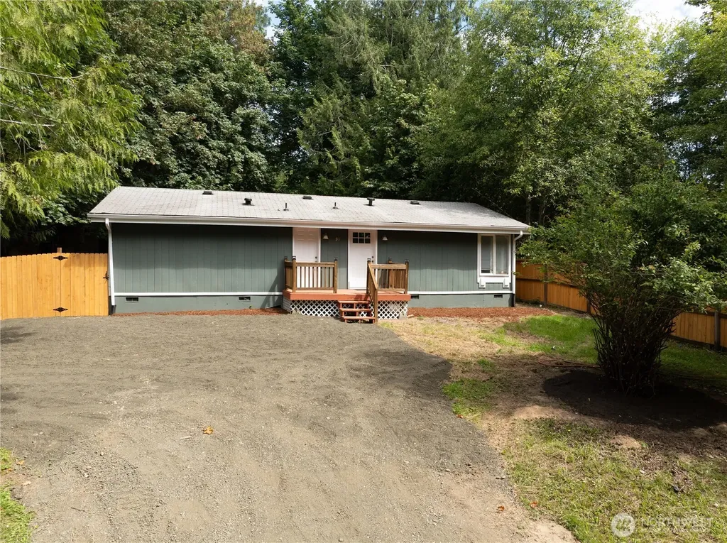 31 E Earll Drive Shelton WA 98584